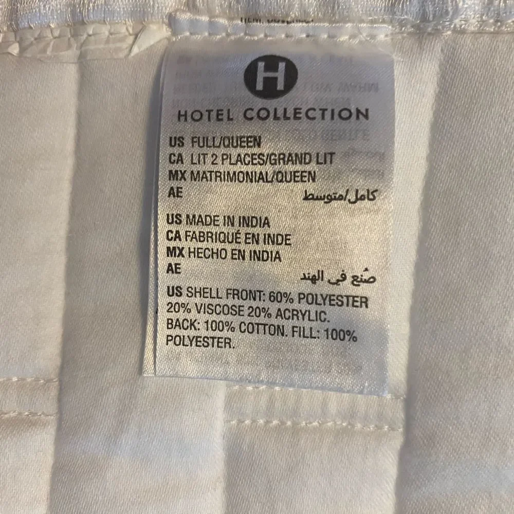 Hotel Collection Brick Blocked Design Shimmer Comforter Quilt size Queen